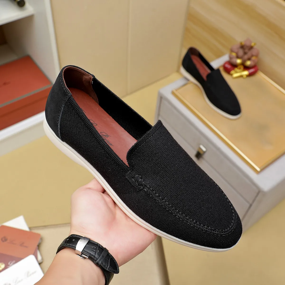 Men's Men's Shoes 💰 400 Loro PIana moccasin made of wish wool fabric. The upper is made of knitted fabric, made on a loom, and then attached to a rubber sole. The Rain System's water-repellent treatment enhances the shoe's functional design, while the suede details give the shoe a sense of elegance and sophistication. Made from Wish, fine wool from Australian and New Zealand Merino sheep 38-44